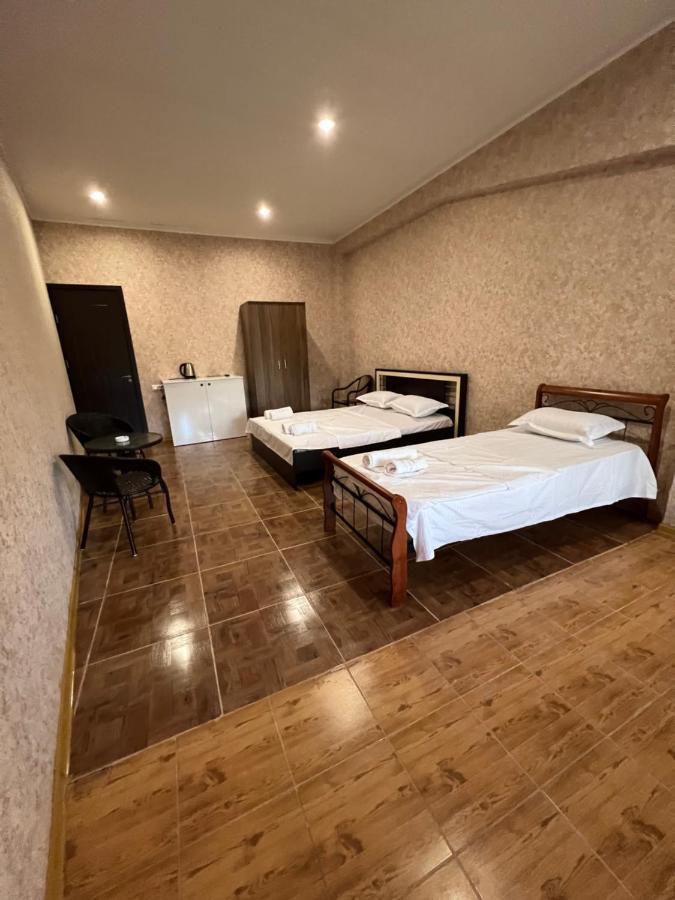 באטומי Twins Guest House מראה חיצוני תמונה