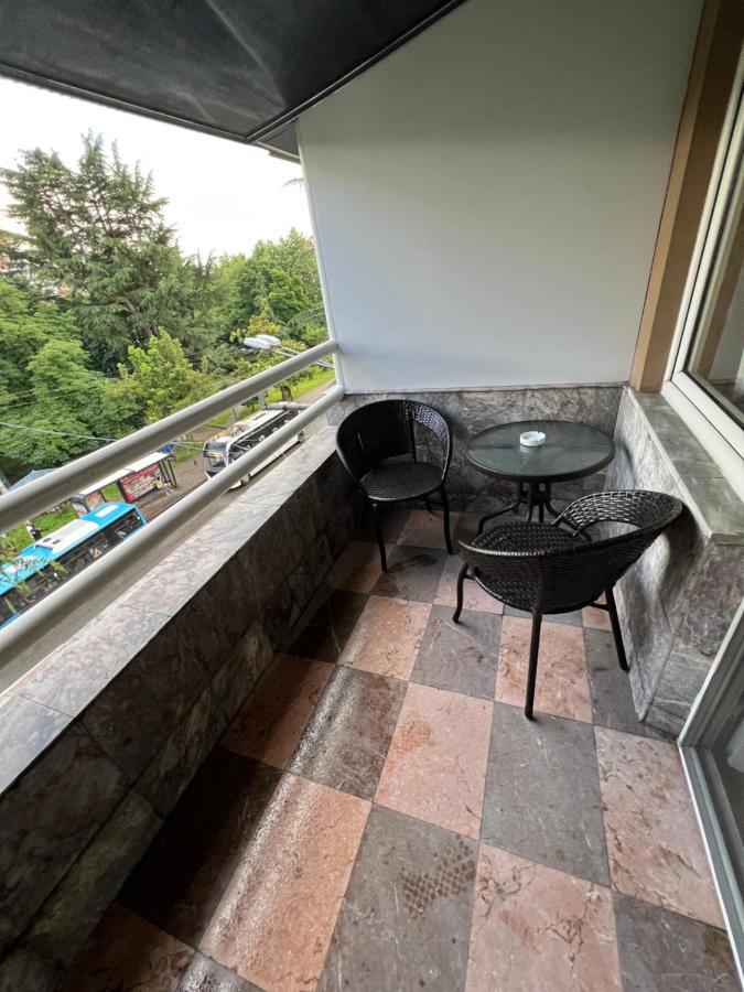 באטומי Twins Guest House מראה חיצוני תמונה
