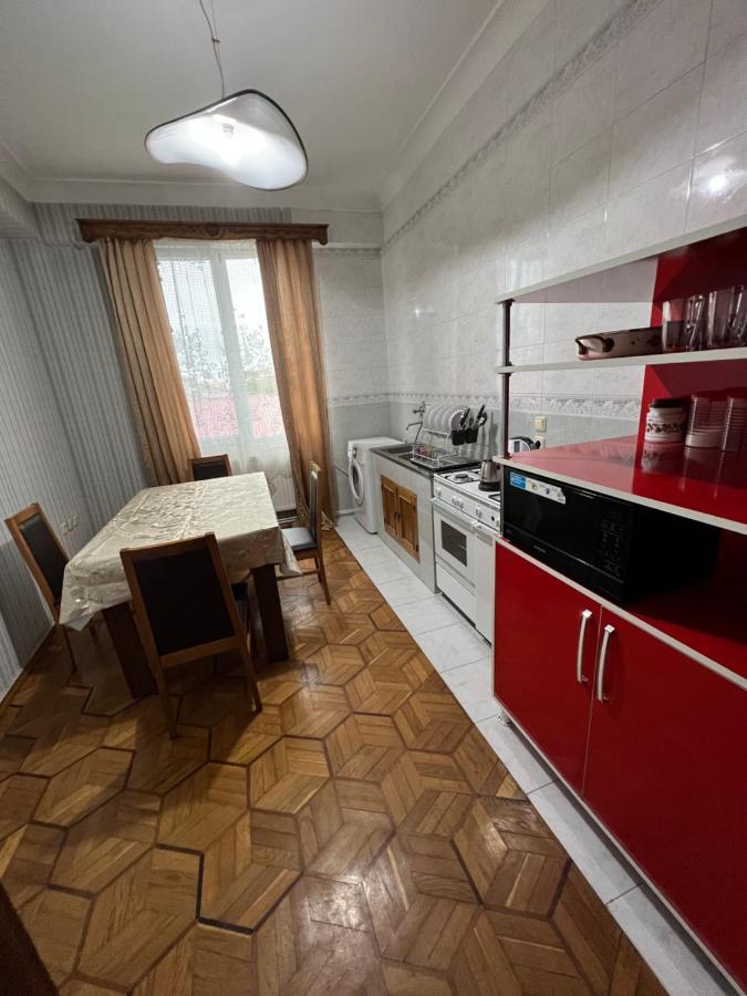 באטומי Twins Guest House מראה חיצוני תמונה