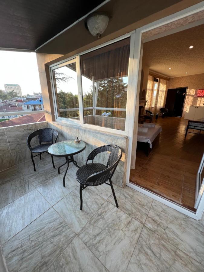 באטומי Twins Guest House מראה חיצוני תמונה