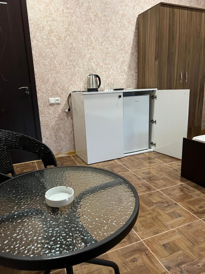 באטומי Twins Guest House מראה חיצוני תמונה